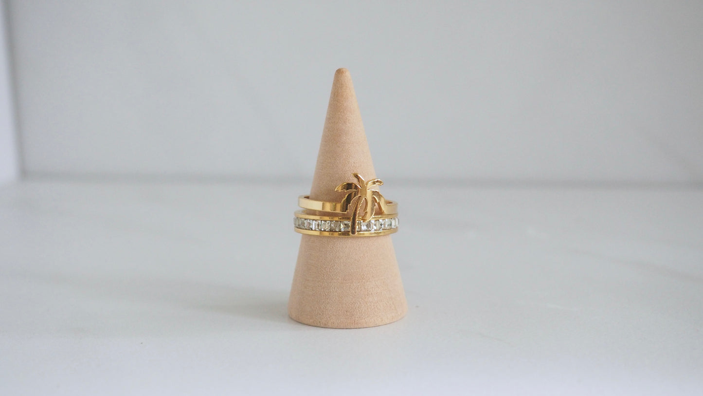 Caesar Palms Ring Stack