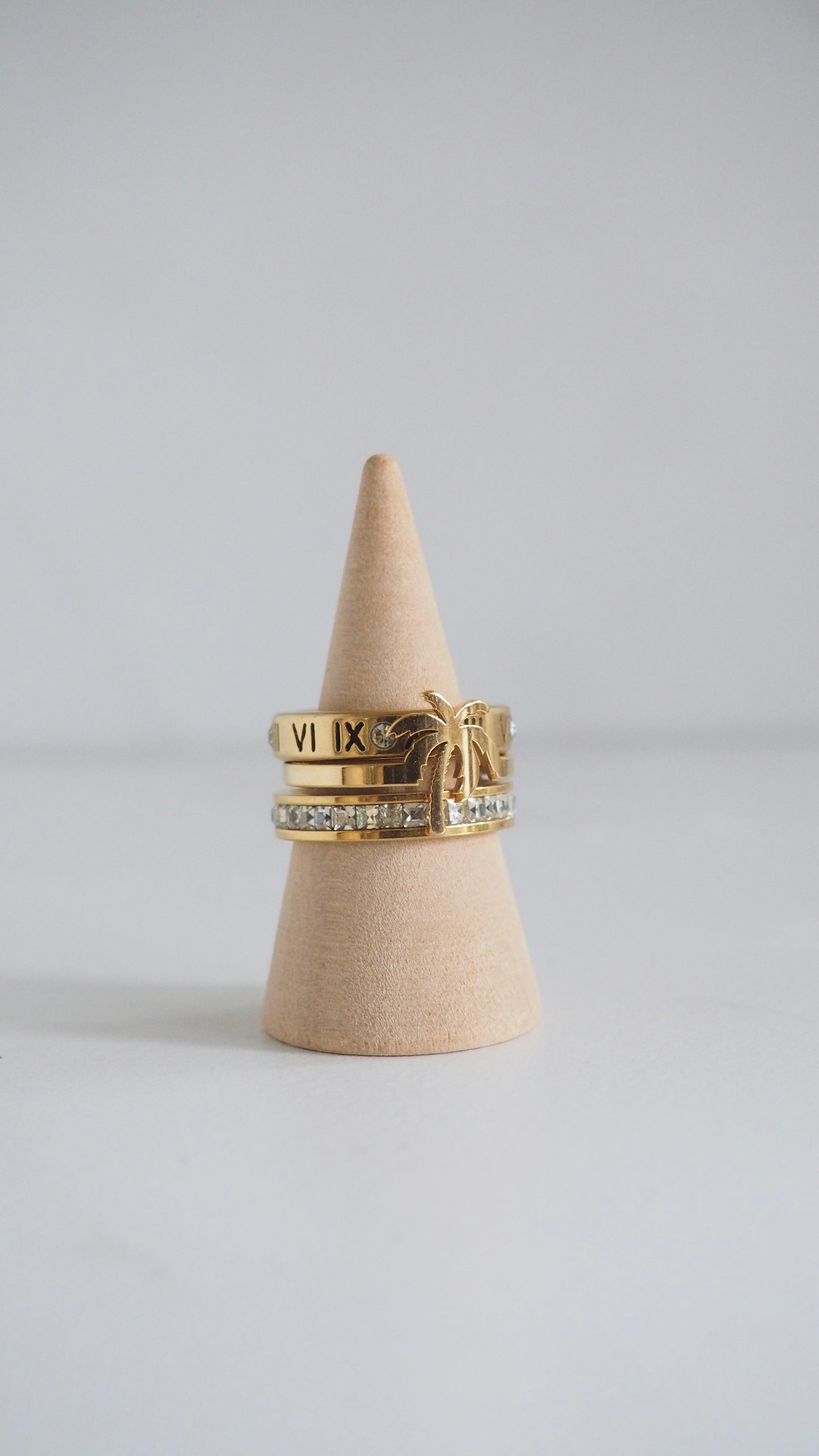 Caesar Palms Ring Stack